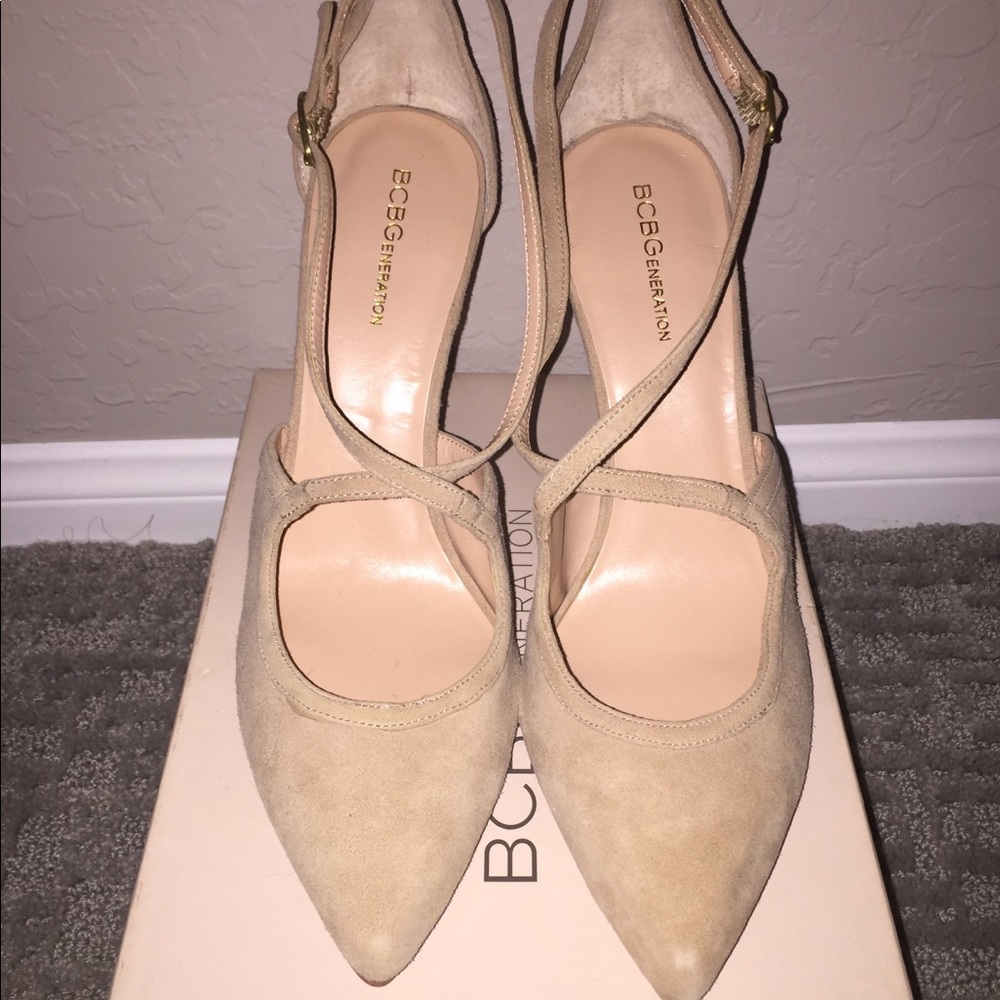 BCBG pumps